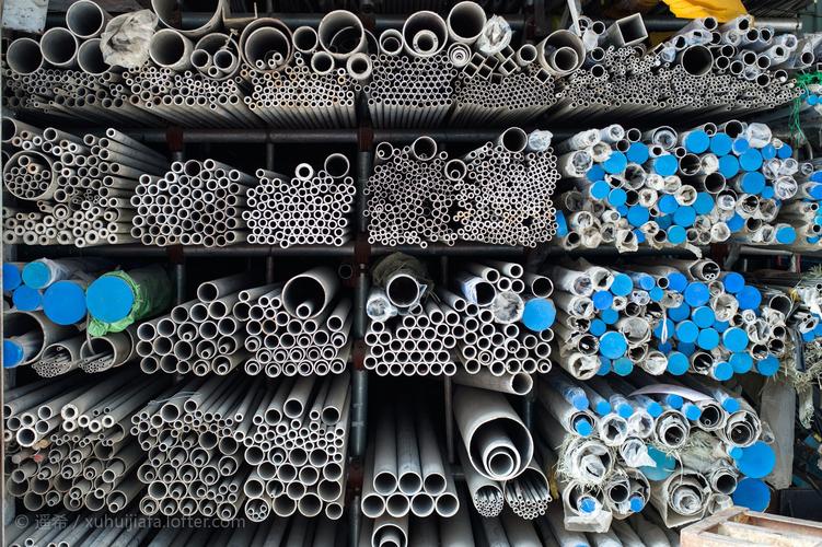 金属材料市场,这里有各种形状